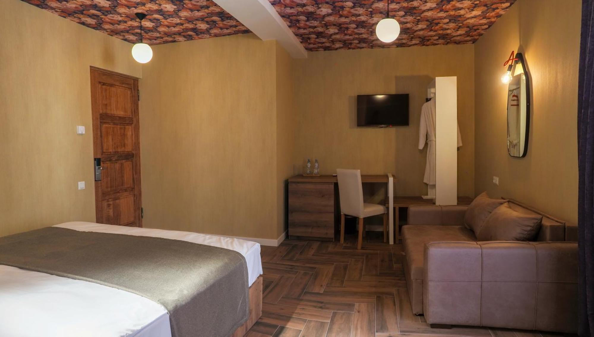 Hotel Hills In Old Tbilisi Eksteriør billede