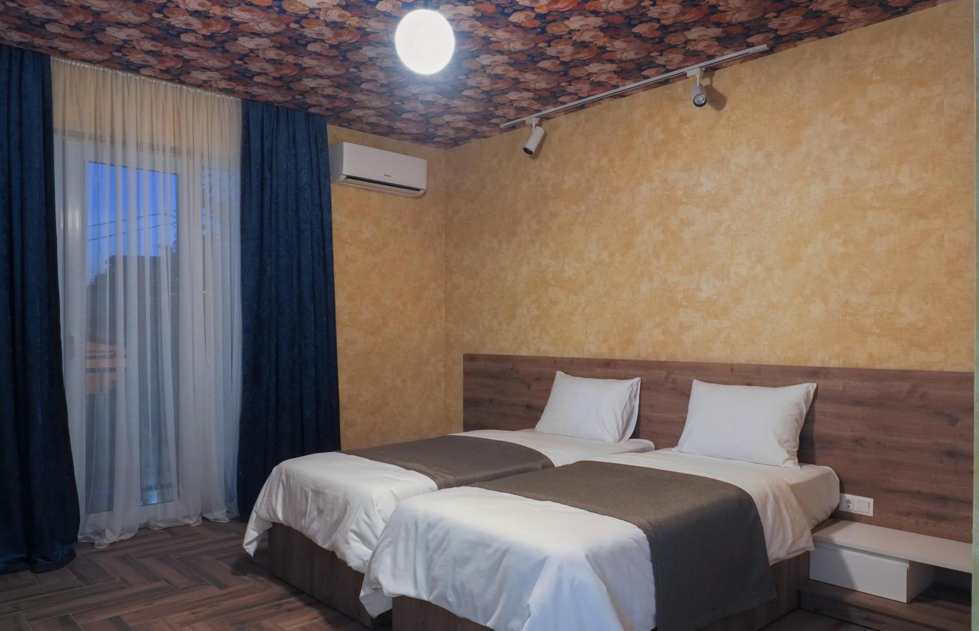 Hotel Hills In Old Tbilisi Eksteriør billede