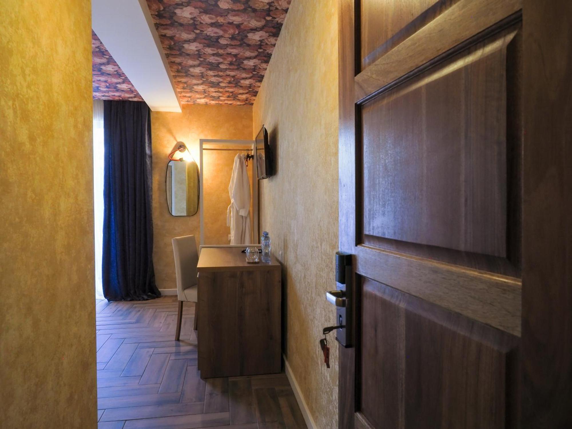 Hotel Hills In Old Tbilisi Eksteriør billede